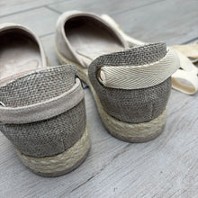 Cargar imagen en el visor de la galería, Alpargatas Lia flat hueso