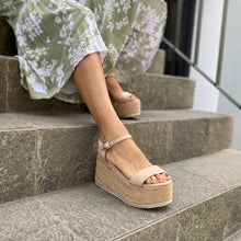 Cargar imagen en el visor de la galería, Sandalias Vania en soguilla beige