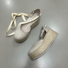 Cargar imagen en el visor de la galería, Alpargatas Lia hueso