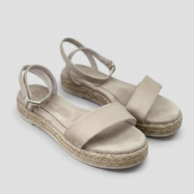 Cargar imagen en el visor de la galería, Sandalias Vania flats beige