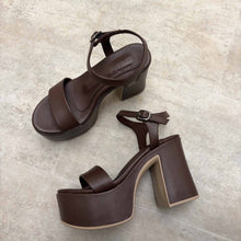 Cargar imagen en el visor de la galería, Sandalias Valentina - chocolate