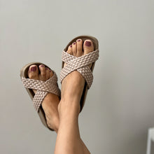 Cargar imagen en el visor de la galería, Flats Luisa color beige