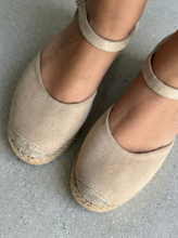 Cargar imagen en el visor de la galería, Alpargatas Siena beige