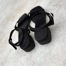 Cargar imagen en el visor de la galería, Sandalias Valeria - Negro