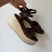 Cargar imagen en el visor de la galería, Plataformas Mila chocolate