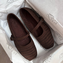 Cargar imagen en el visor de la galería, Balerinas Lucía chocolate suede