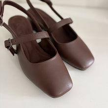 Cargar imagen en el visor de la galería, Slingback Clara - chocolate