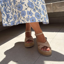 Cargar imagen en el visor de la galería, Sandalias Mía beige