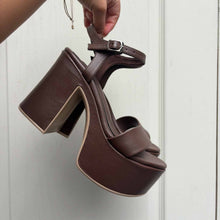 Cargar imagen en el visor de la galería, Sandalias Valentina - chocolate