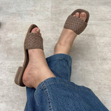 Cargar imagen en el visor de la galería, Flats Claudia taupe