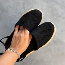 Cargar imagen en el visor de la galería, Alpargatas Clara flat negro