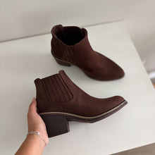 Cargar imagen en el visor de la galería, Botines Romina - chocolate
