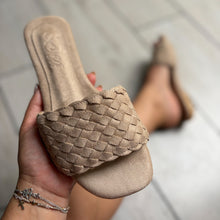 Cargar imagen en el visor de la galería, Flats Claudia beige