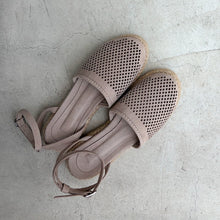 Cargar imagen en el visor de la galería, Alpargatas Clara flat arena