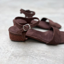 Cargar imagen en el visor de la galería, Sandalias Valeria - marrón