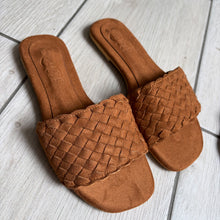 Cargar imagen en el visor de la galería, Flats Claudia Camel