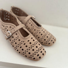 Cargar imagen en el visor de la galería, Balerinas Greta beige