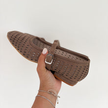 Cargar imagen en el visor de la galería, Balerinas Lucía taupe suede