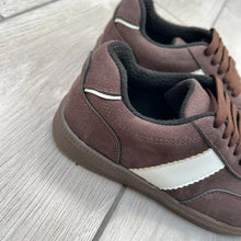 Cargar imagen en el visor de la galería, Zapatillas Emma chocolate