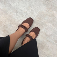 Cargar imagen en el visor de la galería, Balerinas Cloe - marrón suede