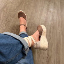 Cargar imagen en el visor de la galería, Alpargatas Lia taupe