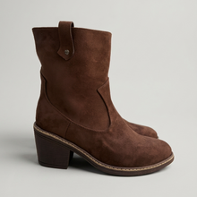 Cargar imagen en el visor de la galería, Botines Gaia chocolate