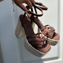 Cargar imagen en el visor de la galería, Sandalias Irina en soguilla chocolate