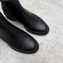 Cargar imagen en el visor de la galería, Botines Chelsea Roberta - negro