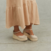 Cargar imagen en el visor de la galería, Alpargatas Lia hueso