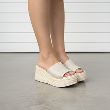 Cargar imagen en el visor de la galería, Sandalias Cala con Soguilla