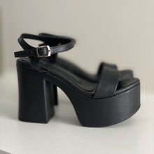 Cargar imagen en el visor de la galería, Sandalias Valentina color negro