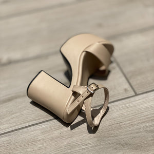 Sandalias Valentina color beige