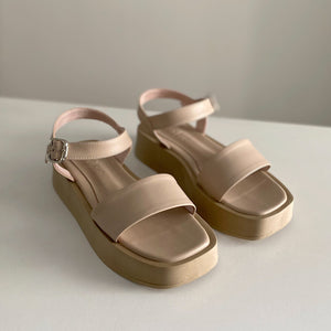 Sandalias Valeria color beige