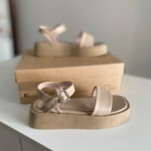 Cargar imagen en el visor de la galería, Sandalias Valeria color beige