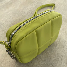 Cargar imagen en el visor de la galería, Cartera Arantxa verde limón