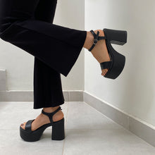Cargar imagen en el visor de la galería, Sandalias Valentina color negro