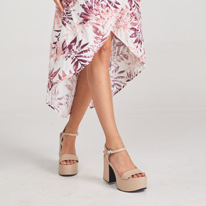 Sandalias Valentina color beige